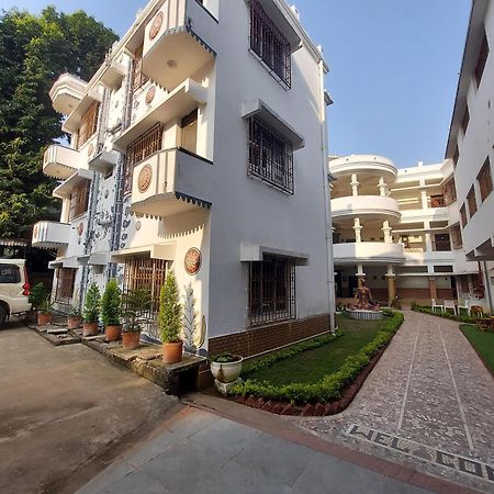 Hotel Kolam Shānti Niketan エクステリア 写真