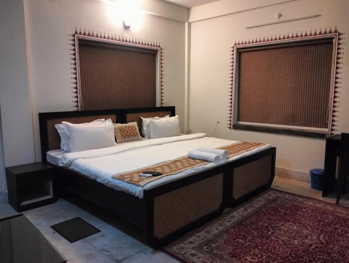 Hotel Kolam Shānti Niketan エクステリア 写真