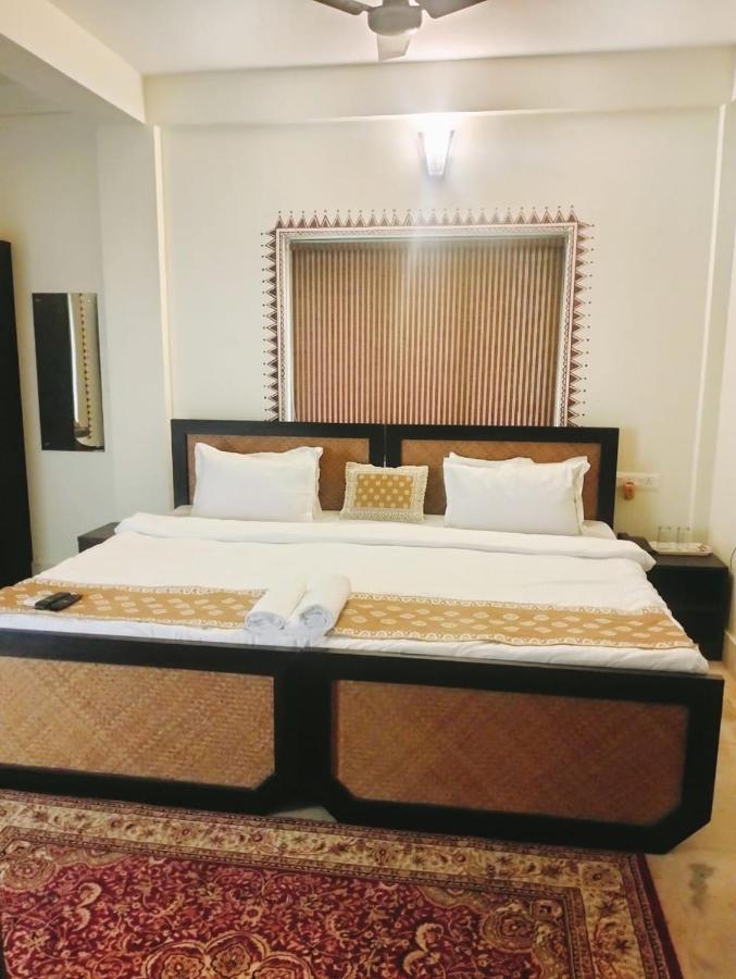 Hotel Kolam Shānti Niketan エクステリア 写真