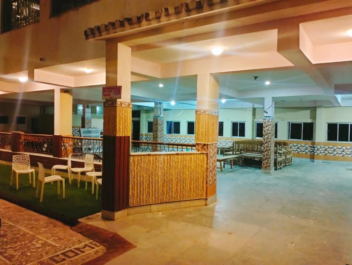 Hotel Kolam Shānti Niketan エクステリア 写真