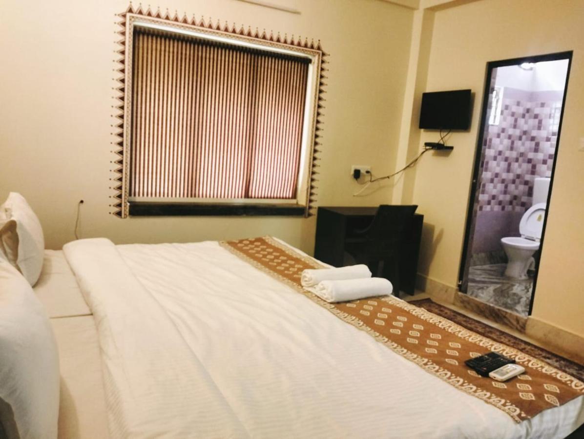 Hotel Kolam Shānti Niketan エクステリア 写真