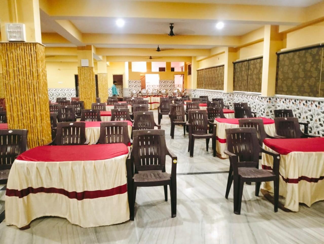 Hotel Kolam Shānti Niketan エクステリア 写真